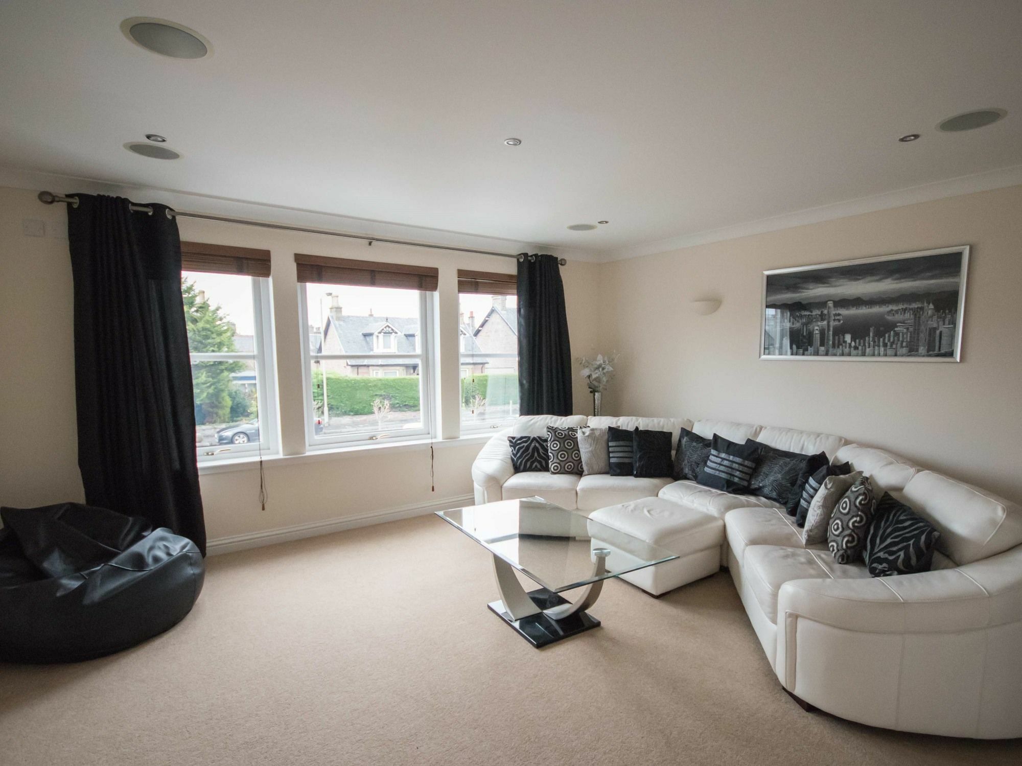 Crown Luxury Serviced Apartment Inverness Exterior photo