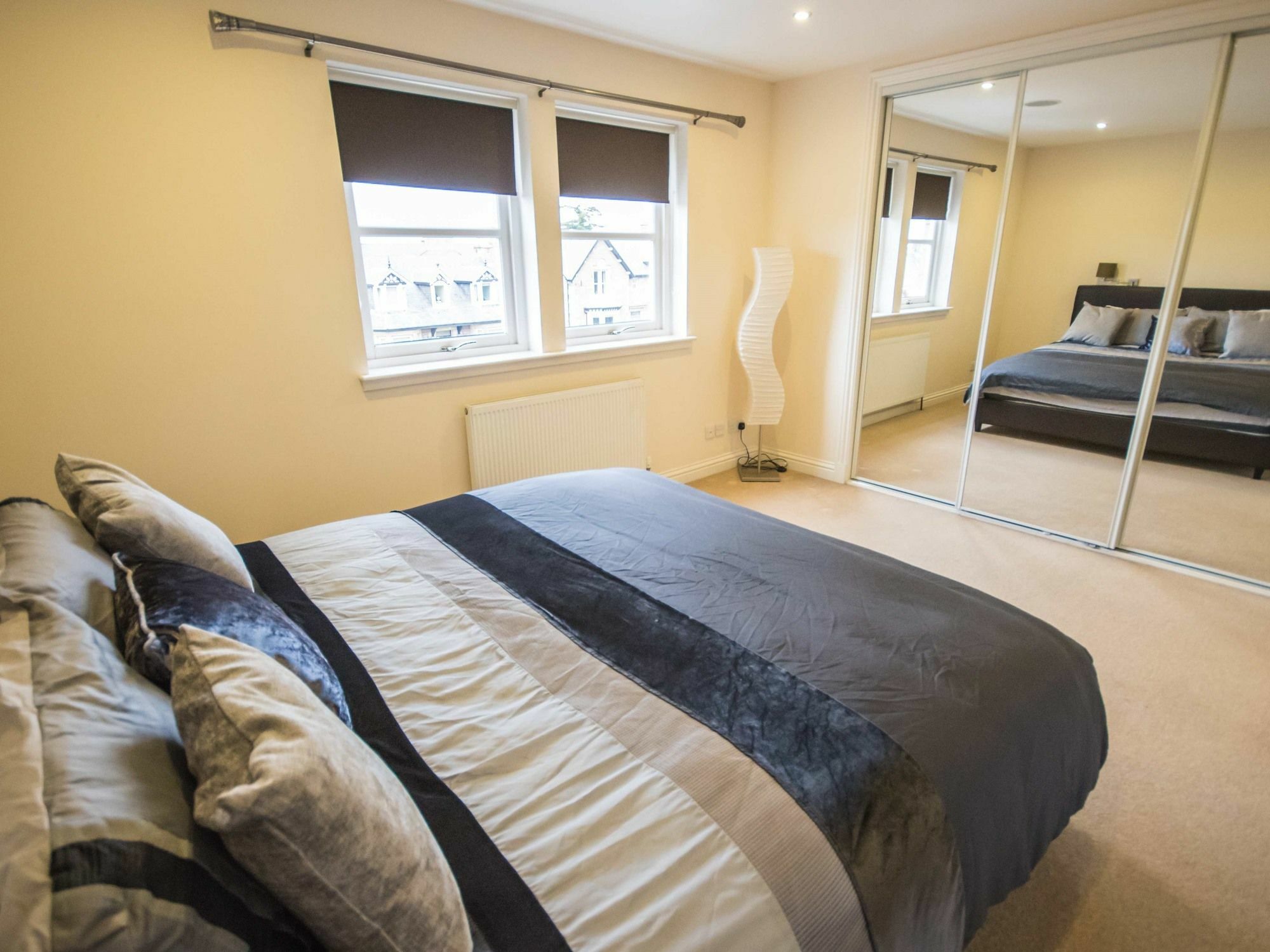 Crown Luxury Serviced Apartment Inverness Exterior photo
